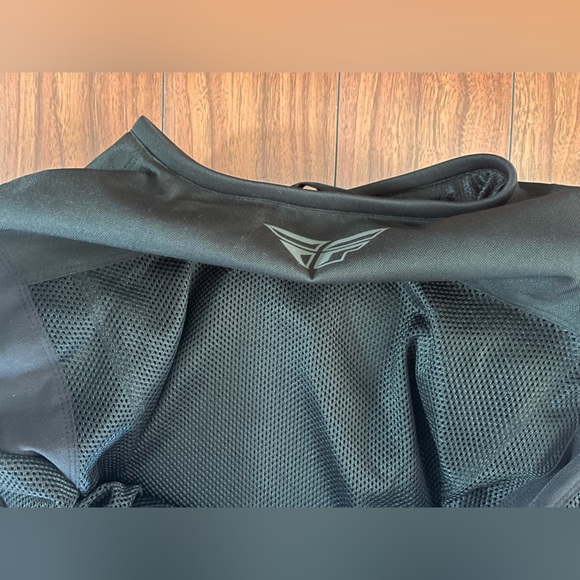 Men’s Flux Air Mesh Jacket - Picture 8 of 11